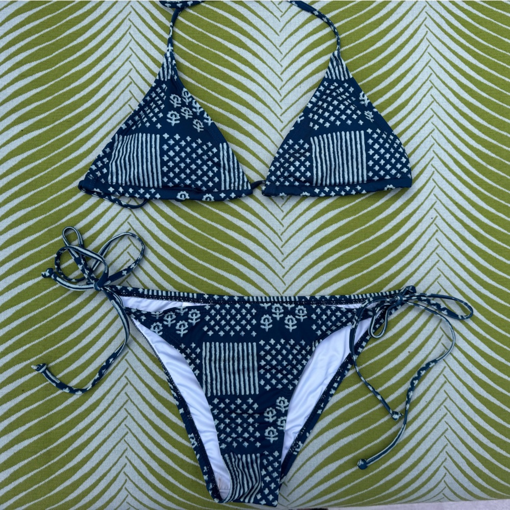 Julia Amory Bikini